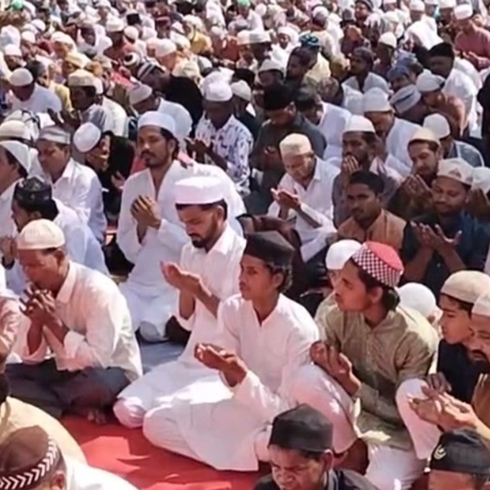 बड़ी ईदगाह में सुबह 9:30 बजे हुई मुख्य नमाज:गुना में मनी ईद-उल-फितर, बच्चों को मिली ईदी; जानिए इस्लाम में जकात और फितरा का महत्व