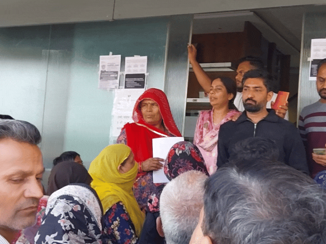 KYC के लिए गैस एजेंसी के बाहर लगी लाइन:होटल-रेस्टोरेन्ट पर संकट, प्रशासन ने जारी किए बुकिंग नंबर