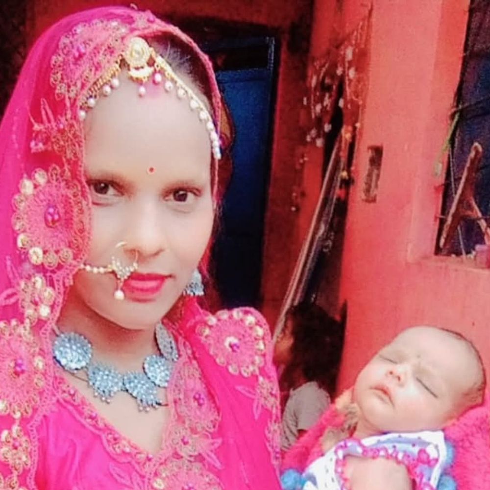 पत्नी का शव पोस्टमार्टम रूम में, पति थाने में बैठा:बिजली बिल के लिए नवविवाहिता ने किया था सुसाइड; पति डर के कारण थाने में रहा