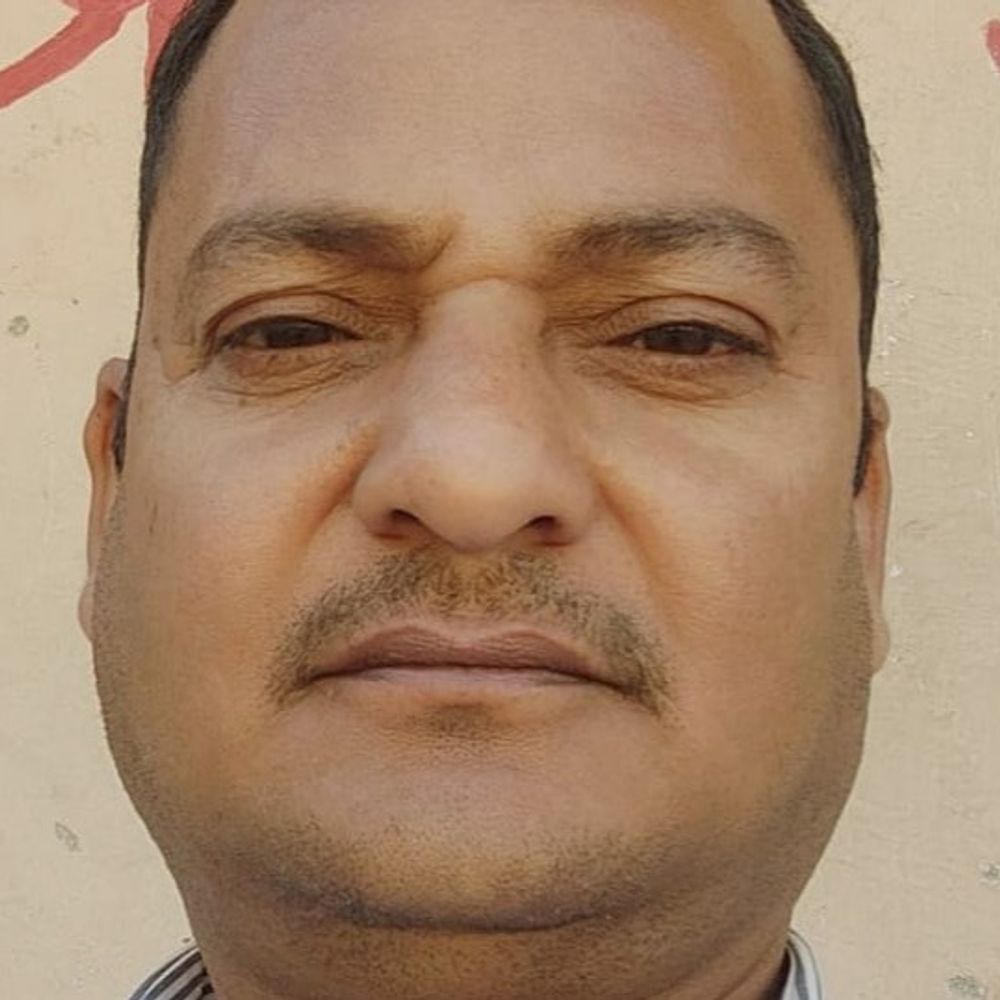 भोजपुर में कृषि समन्वयक की हार्ट अटैक से मौत:ट्रांसफर फॉर्म भरने गए थे विभाग, ऑफिस से निकलने के बाद सड़क पर गिरे