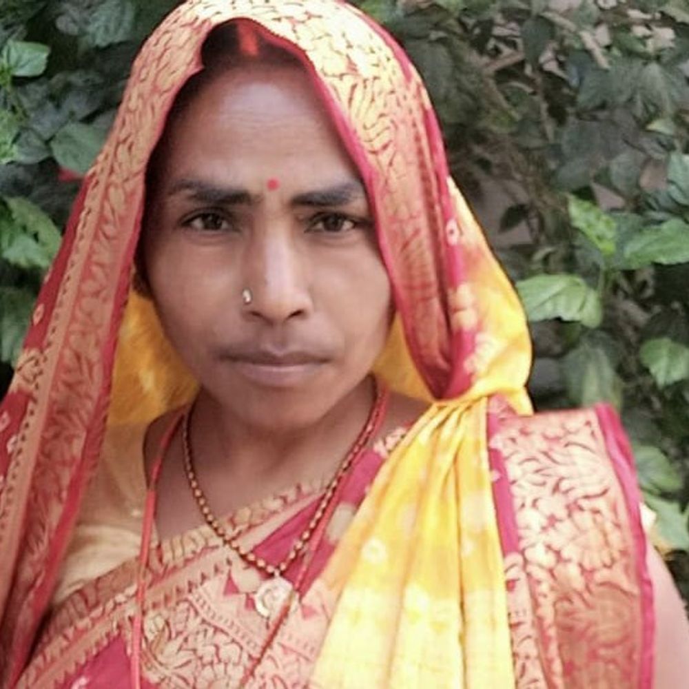 बक्सर में सड़क हादसे में घायल महिला की मौत:बेटे के साथ बाइक से आरा जा रही थी, बैलेंस बिगड़ने से गाड़ी से नीचे गिरी; इलाज के दौरान तोड़ा दम