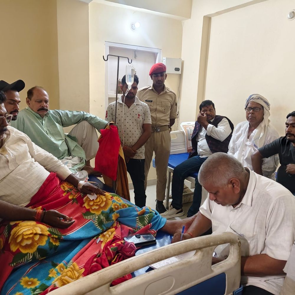 बदमाशों ने पैक्स अध्यक्ष को मारी गोली:चुनावी रंजिश में घटना को अंजाम देने का आरोप, सांस्कृतिक कार्यक्रम से लौटने के दौरान दागी बुलेट