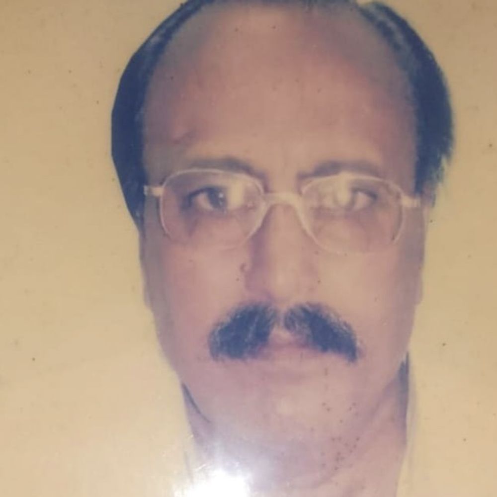 सड़क हादसे में रिटायर्ड बीसीसीएल कर्मी की मौत:भोजपुर में बाइक से दवा लाने के लिए जा रहे थे, टेलर ने रौंदा