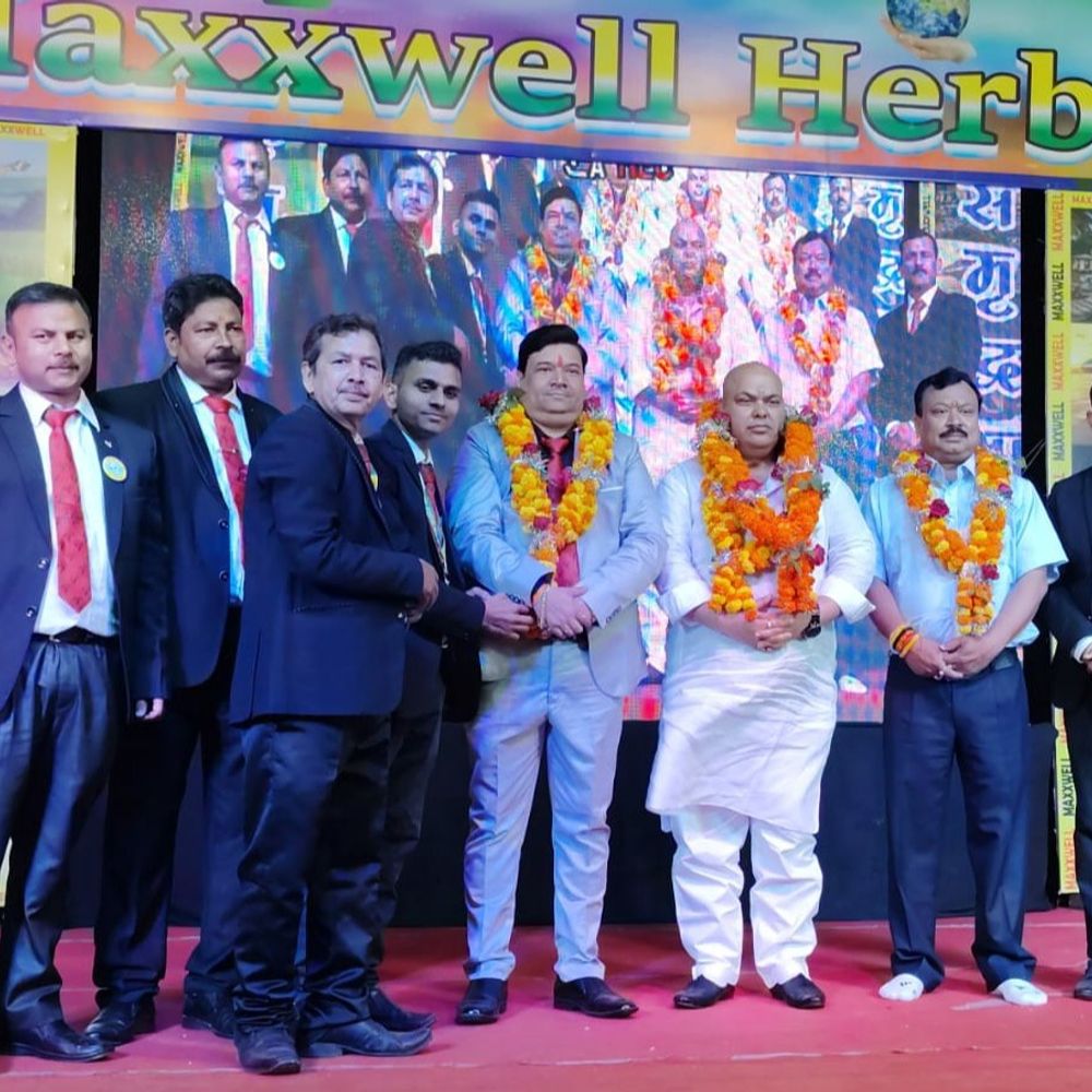 आरा में स्वस्थ भारत–समृद्ध भारत का गूंजा संकल्प:हर घर में आयुर्वेद का संकल्प, कार्यकर्ताओं को ‘मैक्सवेल गौरव सम्मान’ मिला