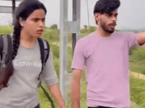 सोशल मीडिया इंफुलेंशर भाई-बहनों ने रेलवे ट्रैक पर बनाई रील:आरपीएफ ने संजू मीणा और दिलखुश मीणा को किया गिरफ्तार