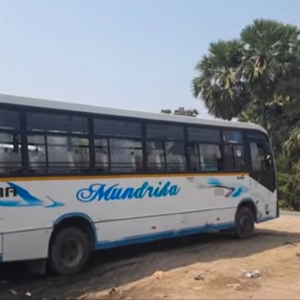 भागलपुर से होली स्पेशल बस नहीं चलने से बढ़ी परेशानी:त्योहार पर घर वापसी मुश्किल, ट्रेन में सीटें फुल; सियालदह-प्रयागराज रूट पर स्पेशल गाड़ी