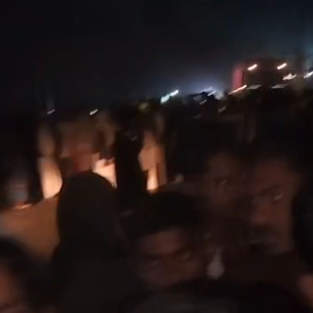 भागलपुर में पिकअप ने बाइक सवार को रौंदा:किशोर की मौत, 2 युवकों की हालत गंभीर; उग्र भीड़ ने ड्राइवर को पीटा, 2 घंटे तक रोड जाम रखा