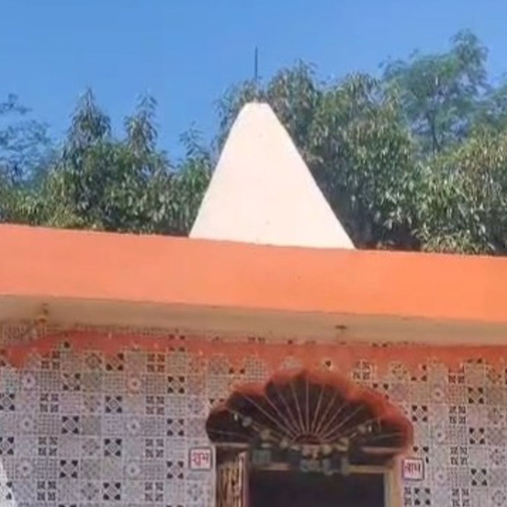 हनुमान जी का गदा, त्रिशूल, चांदी का मुकुट चोरी:नर्मदापुरम में 3 मंदिरों में चोरी; लोग बोले- कॉलोनी में सुरक्षा व्यवस्था बढ़ाने पर जोर