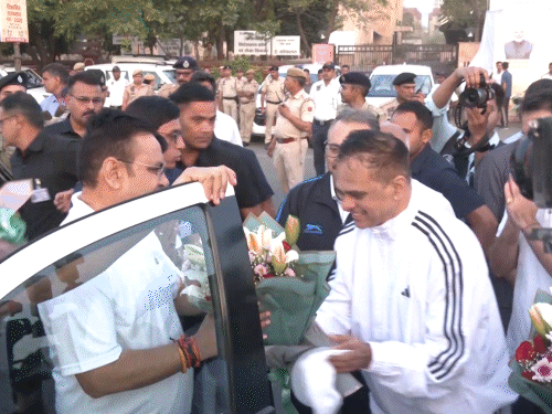 युवाओं के साथ मुख्यमंत्री ने लगाई दौड़:बोले- 5 साल युवाओं ने खून के आंसू रोए, अब उड़ान के लिए तैयार रहिए; सरकार आपके साथ