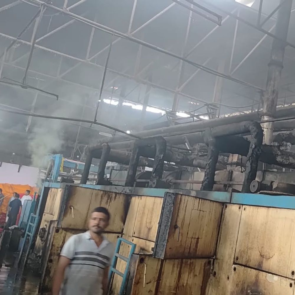 पाली में फैक्ट्री में लगी आग:दमकलकर्मियों में एक घंटे की मशक्कत के बाद पाया काबू