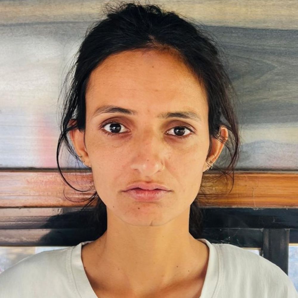 सीकर में नशा तस्करी करते युवती गिरफ्तार:स्कूटी से मादक पदार्थ MDMA सप्लाई करती थी, 2 गांजा-स्मैक तस्कर भी पकड़े