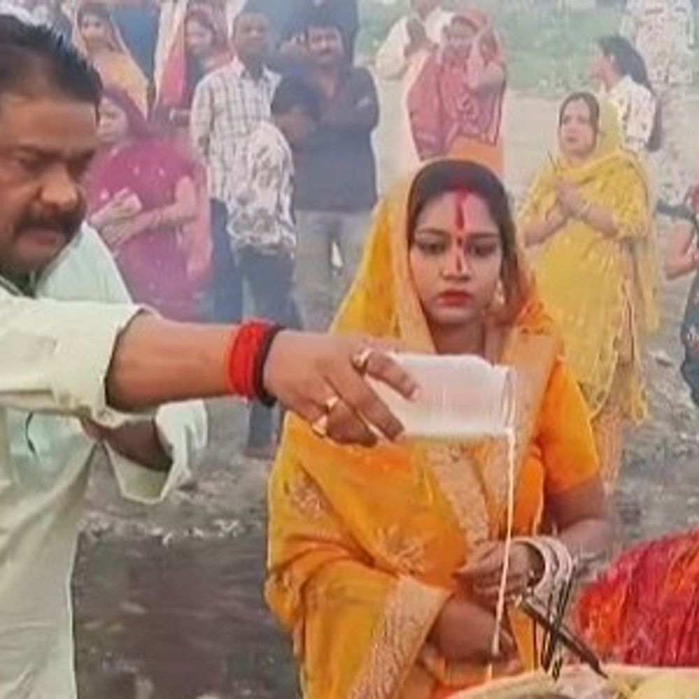 समस्तीपुर में देर से सूर्योदय, सुबह छाए थे बादल:अर्घ्य देने के लिए बूढ़ी गंडक घाट पर जुटे श्रद्धालु, चार दिवसीय चैती छठ संपन्न