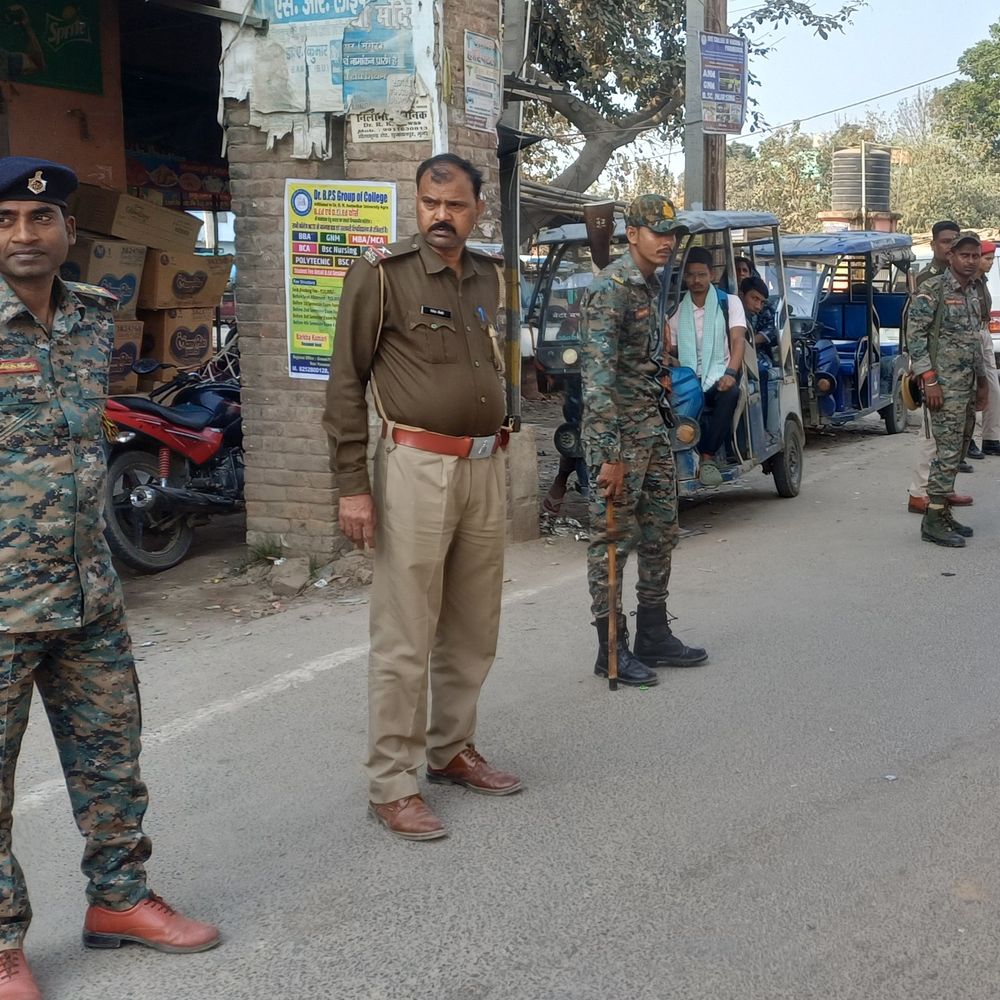 मुंगेर में होली और रमजान को लेकर हाई अलर्ट:500 पुलिसकर्मी तैनात, 2300 मजिस्ट्रेट के साथ ड्यूटी पर, संवेदनशील इलाकों में सर्च ऑपरेशन और फ्लैग मार्च