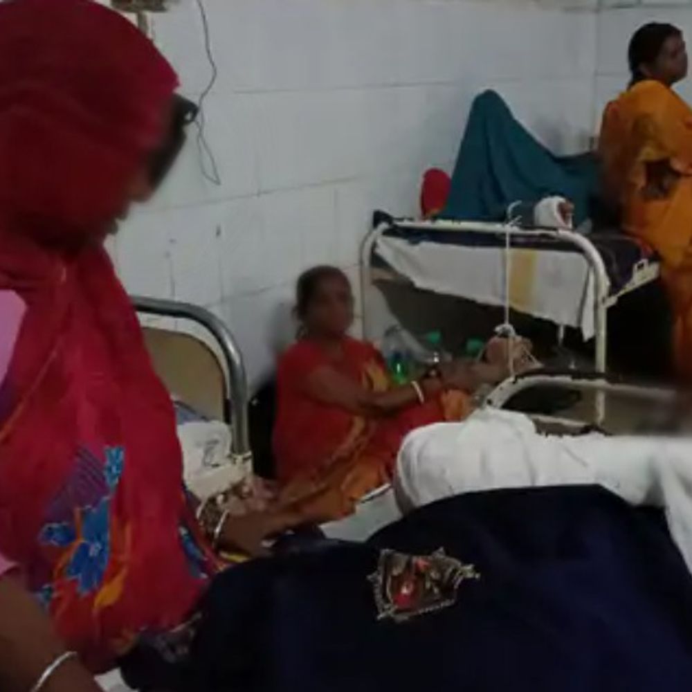 पूर्णिया में दो बच्चों की मां से रेप की कोशिश:बेटी को बचाने गए पिता पर रॉड से जानलेवा हमला, जान से मारने की धमकी देकर आरोपी फरार