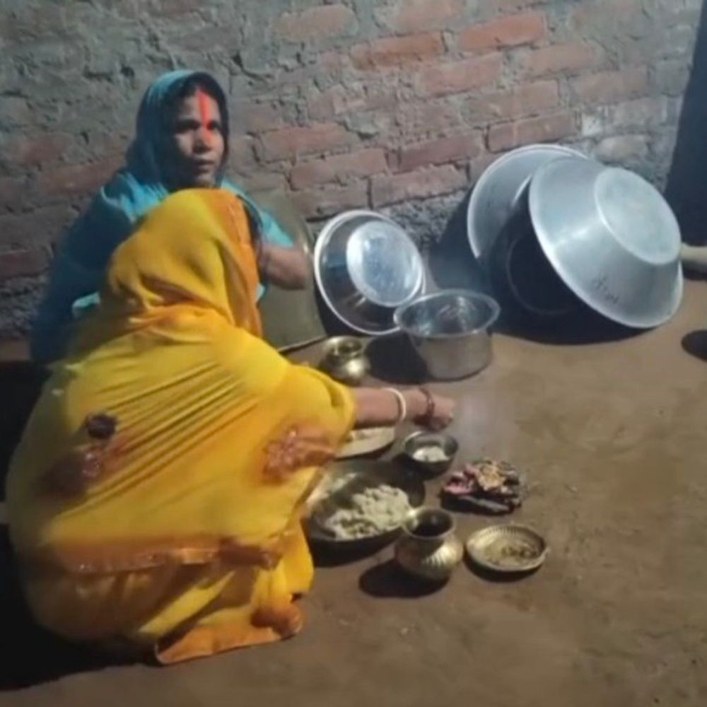 शाहपुर में छठ व्रतियों ने खरना का प्रसाद ग्रहण किया:36 घंटे का निर्जला उपवास शुरू, कल उगते सूर्य को देंगे अर्घ्य