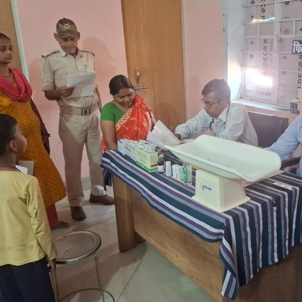 नालंदा में 140 मरीजों की फ्री में हुई जांच:रेड क्रॉस सोसाइटी ने लगाया साप्ताहिक स्वास्थ्य शिविर, 15 लोगों का डायबिटीज टेस्ट