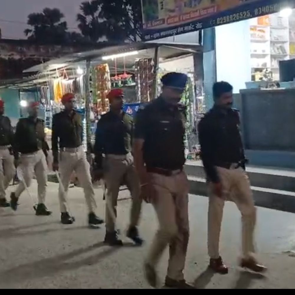 होली को लेकर वीरपुर में पुलिस का फ्लैग मार्च,:संवेदनशील स्थलों पर विशेष निगरानी, सामाजिक सौहार्द और शांतिपूर्ण माहौल में त्योहार मनाने की अपील