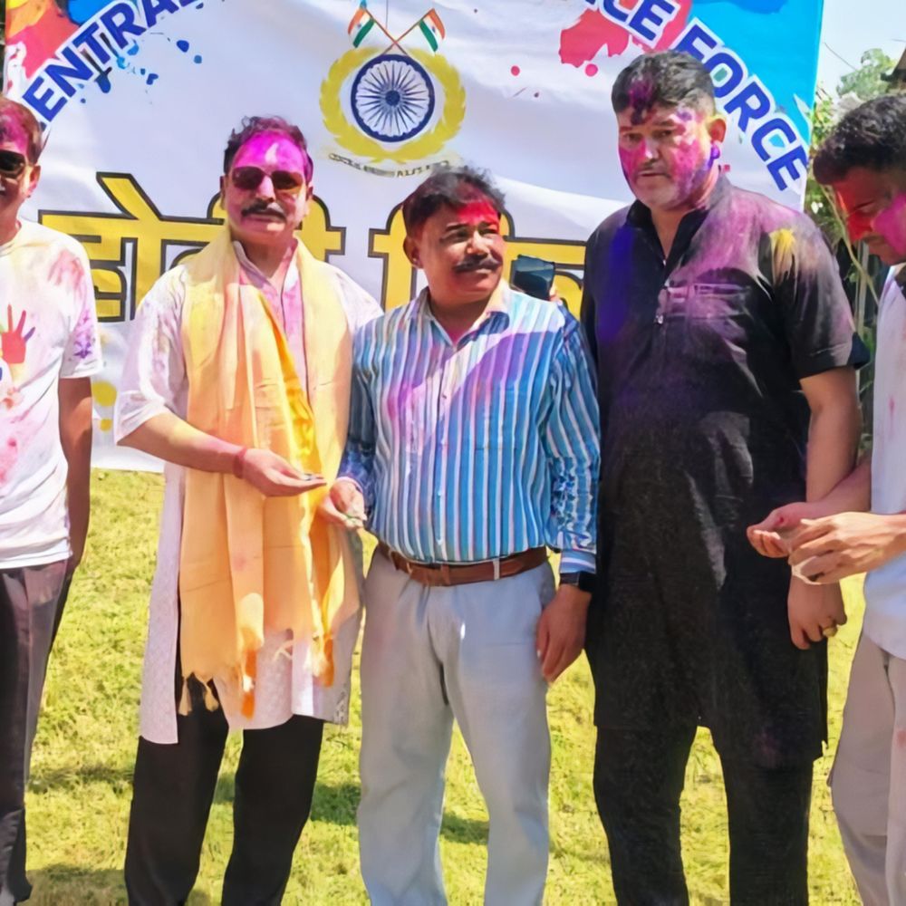 बच्चों के बनाए हर्बल गुलाल से जवानों व अफसरों ने खेली होली