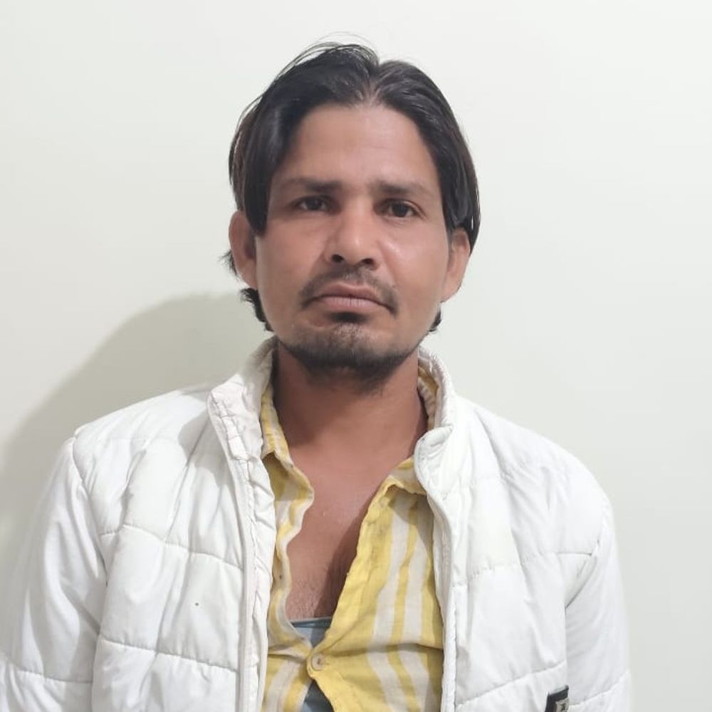 अमरोहा में नहर किनारे मिला लापता मजदूर का शव:चार दिन से लापता था, पत्नी से विवाद; परिजनों ने हत्या का आरोप लगाया