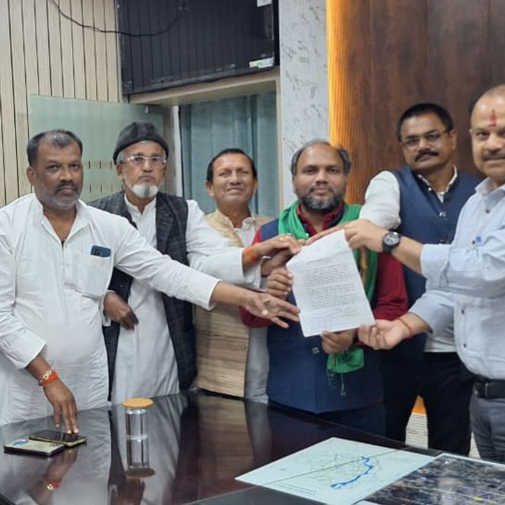 ‘किसान देश की रीढ़ हैं’-MLA:सहरसा में महागठबंधन का धरना, फसल मुआवजे की मांग; किसानों को राहत न मिलने पर आंदोलन की चेतावनी