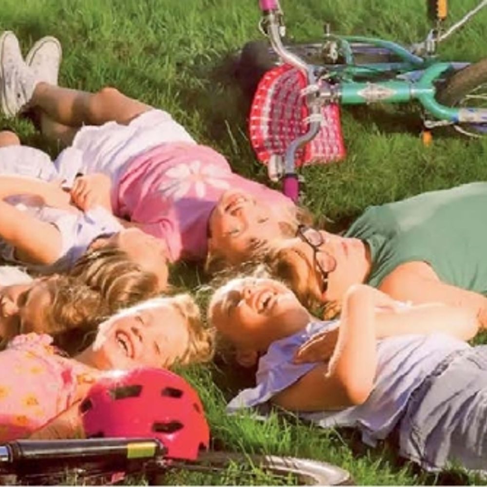 अमेरिका में बच्चों के लिए ‘द बैलेंस प्रोजेक्ट’:फोन-फ्री बचपन; असली दुनिया को इतना दिलचस्प बनाइए कि बच्चे स्क्रीन भूल जाएं