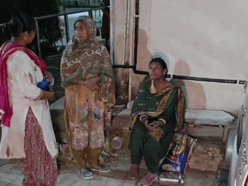 करनाल में ट्रक से टकराया बाइक रिक्शा:सब्जी विक्रेता की मौत,दूसरा घायल, चालक बिना बिना इंडिकेटर मिला सोता