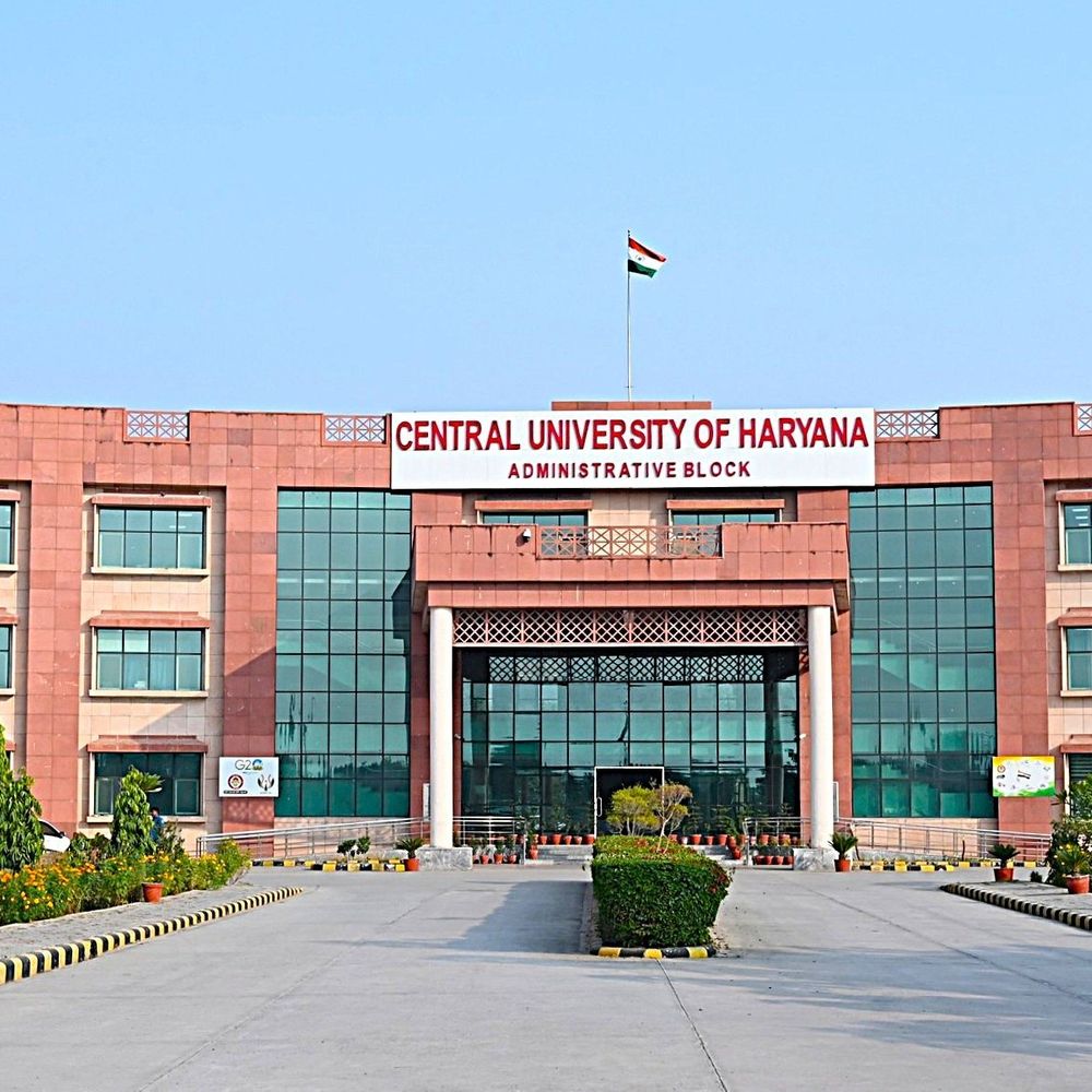 हकेवि में फार्मास्यूटिक्स की नई विशेषज्ञता को मंजूरी:PCI ने 15 सीटों पर दी स्वीकृति, 15 छात्रों को मिलेगा प्रवेश