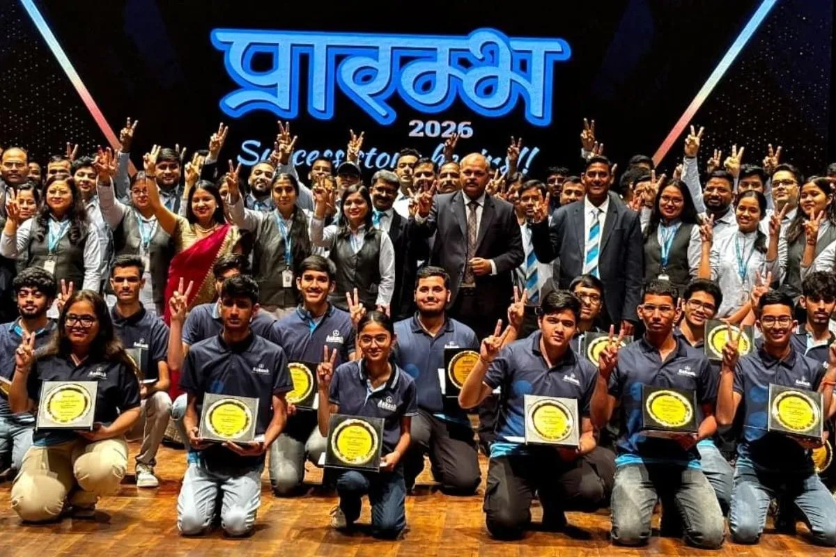 प्रतियोगी परीक्षाओं के लिए रणनीति साझा: ‘प्रारम्भ 2026’ में मेधावी छात्रों का सम्मान, विशेषज्ञों ने दिए टिप्स