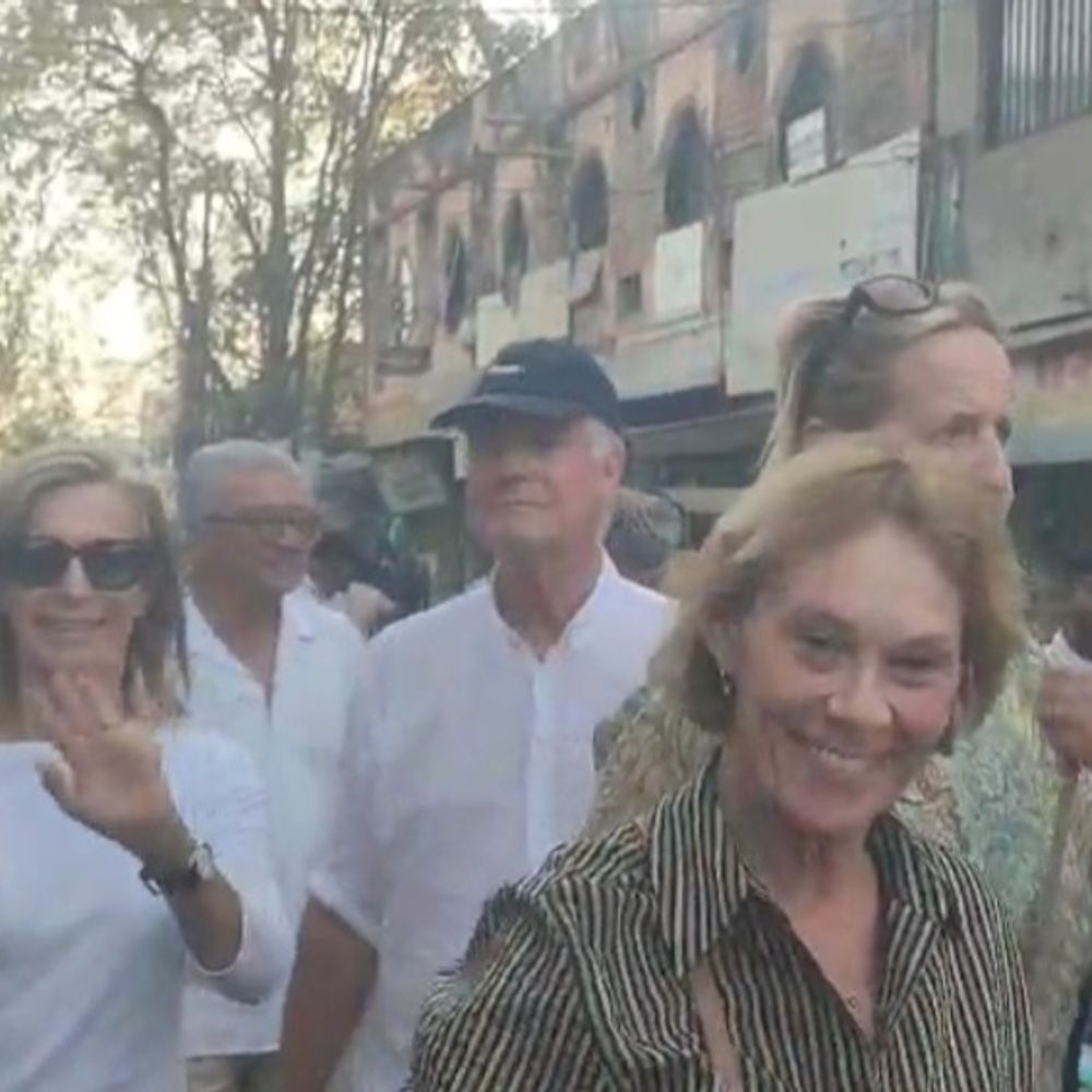 बेल्जियम से 8 पर्यटक बुरहानपुर पहुंचे:ऐतिहासिक स्थलों का भ्रमण कर बोले नाइस; पर्यटन संख्या में वृद्धि जारी