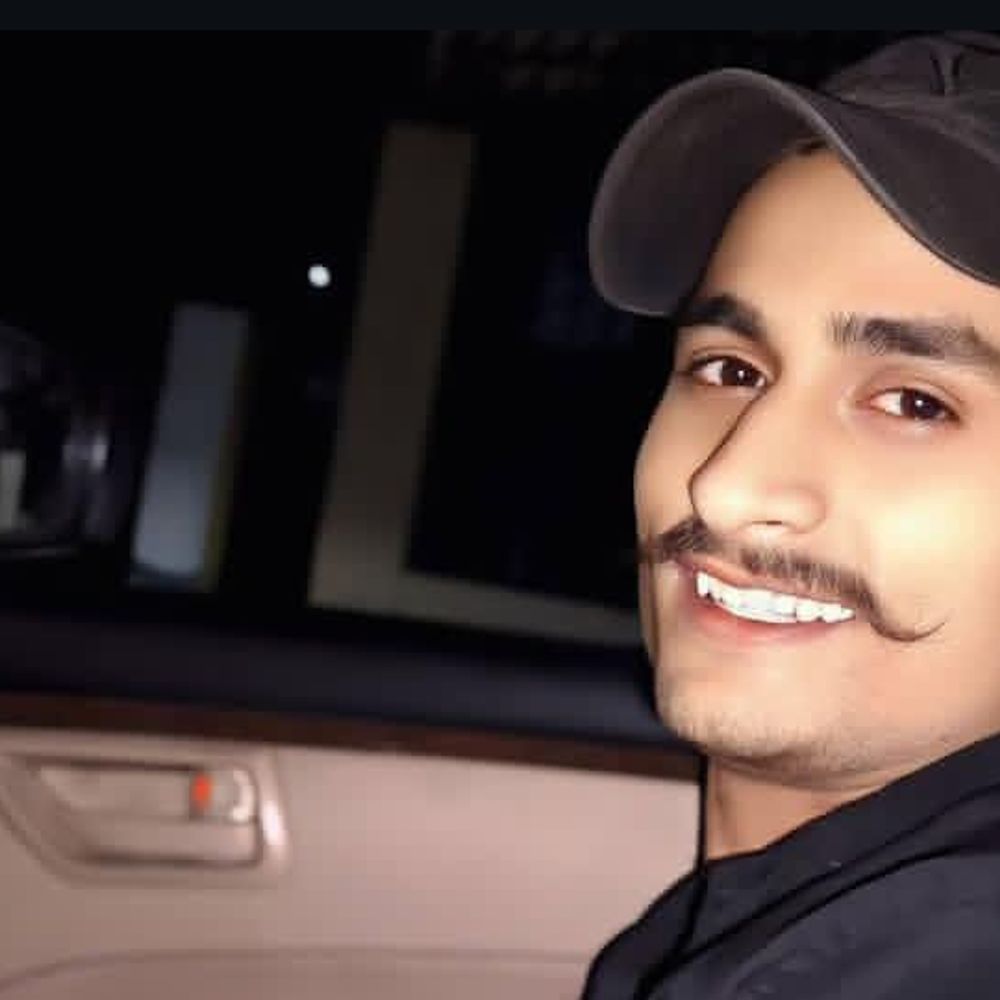 मां को पीटकर पंखे से लटक बेटे ने किया सुसाइड:मधुबनी में नशे की हालत में की पिटाई, दिल्ली में चल रहा था इलाज