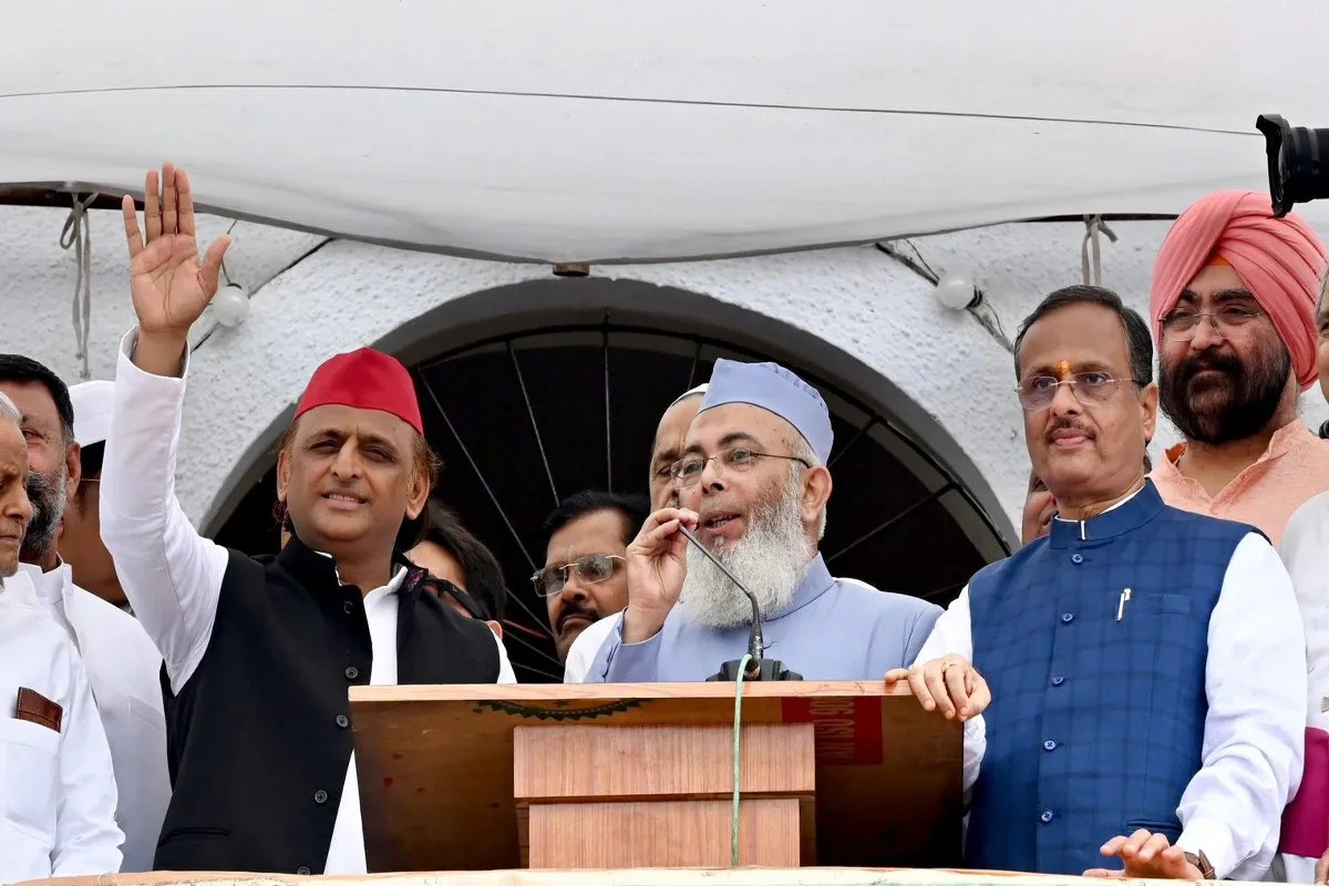UP Politics: ईद पर अखिलेश का हमला, कानून व्यवस्था पर सवाल और 2027 चुनाव को लेकर बड़ा दावा