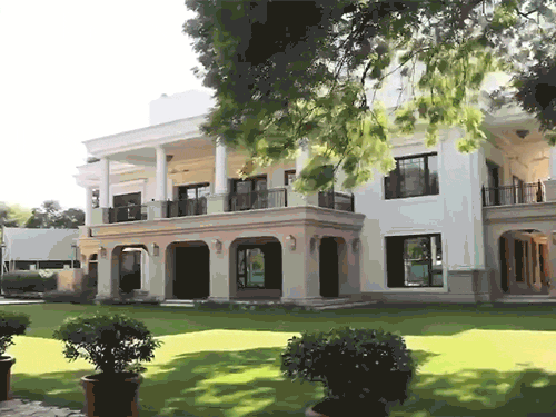 ‘शीशमहल’ विवाद- केजरीवाल के सरकारी बंगले पर 342% ज्यादा खर्च:CAG रिपोर्ट में कई गड़बड़ियां उजागर, काम पहले कराया मंजूरी बाद में मिली