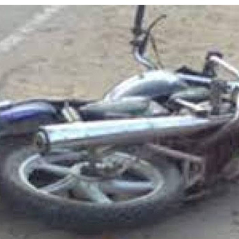 पानीपत में तेज रफ्तार कार ने मारी बाइक को टक्कर:युवक की मौत, राहगीरों ने पहुंचाया अस्पताल, ड्राइवर वाहन समेत फरार