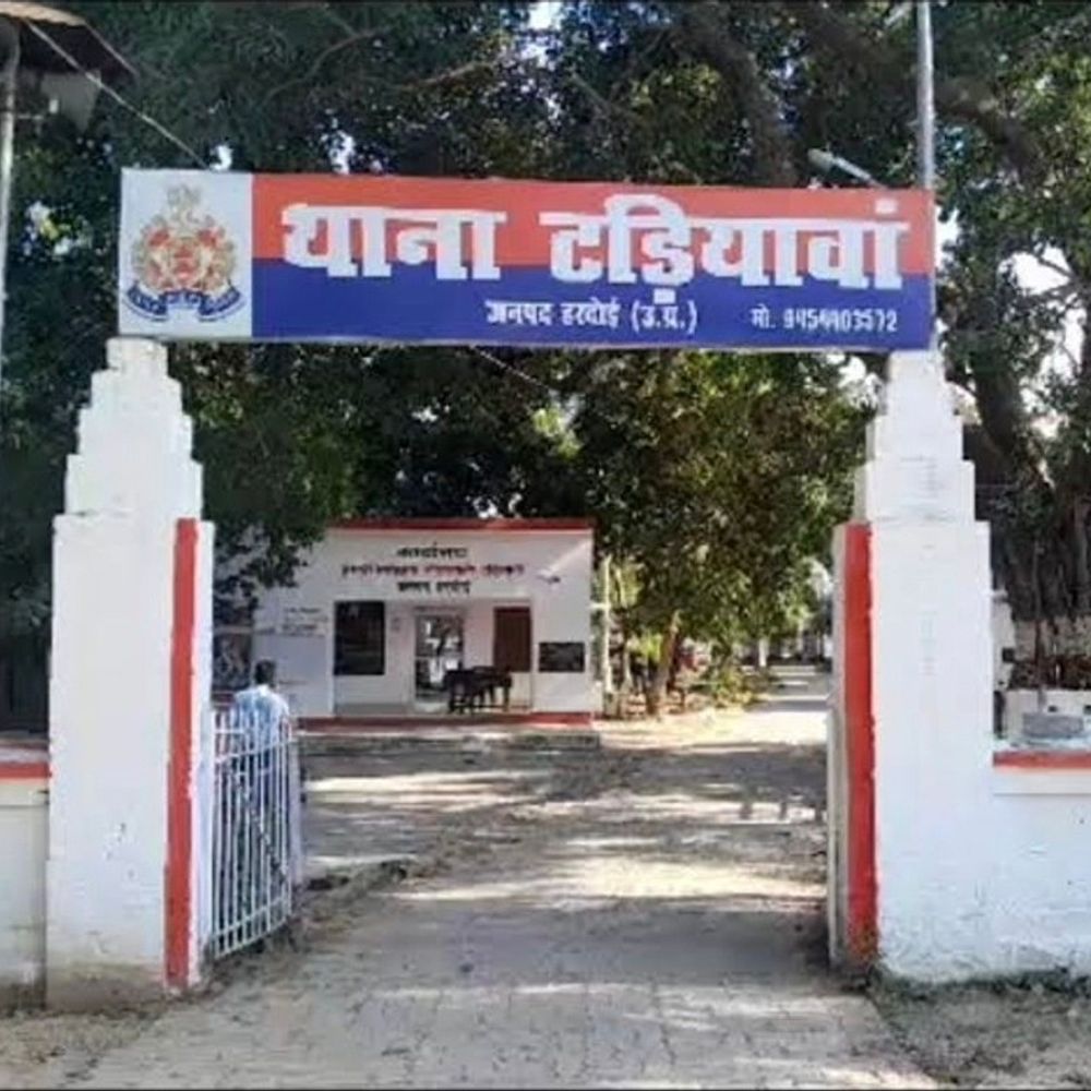 हरदोई में युवक ने की आत्महत्या:राशन की दुकान में फंदे से लटका मिला शव, पुलिस जांच में जुटी