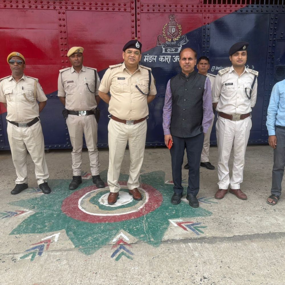 अररिया जेल और बाल गृह का निरीक्षण हुआ:बंदियों और बच्चों की सुविधाएं देखी गईं, साफ-सफाई पर ध्यान देने को कहा, मुफ्त कानूनी मदद की जानकारी दी