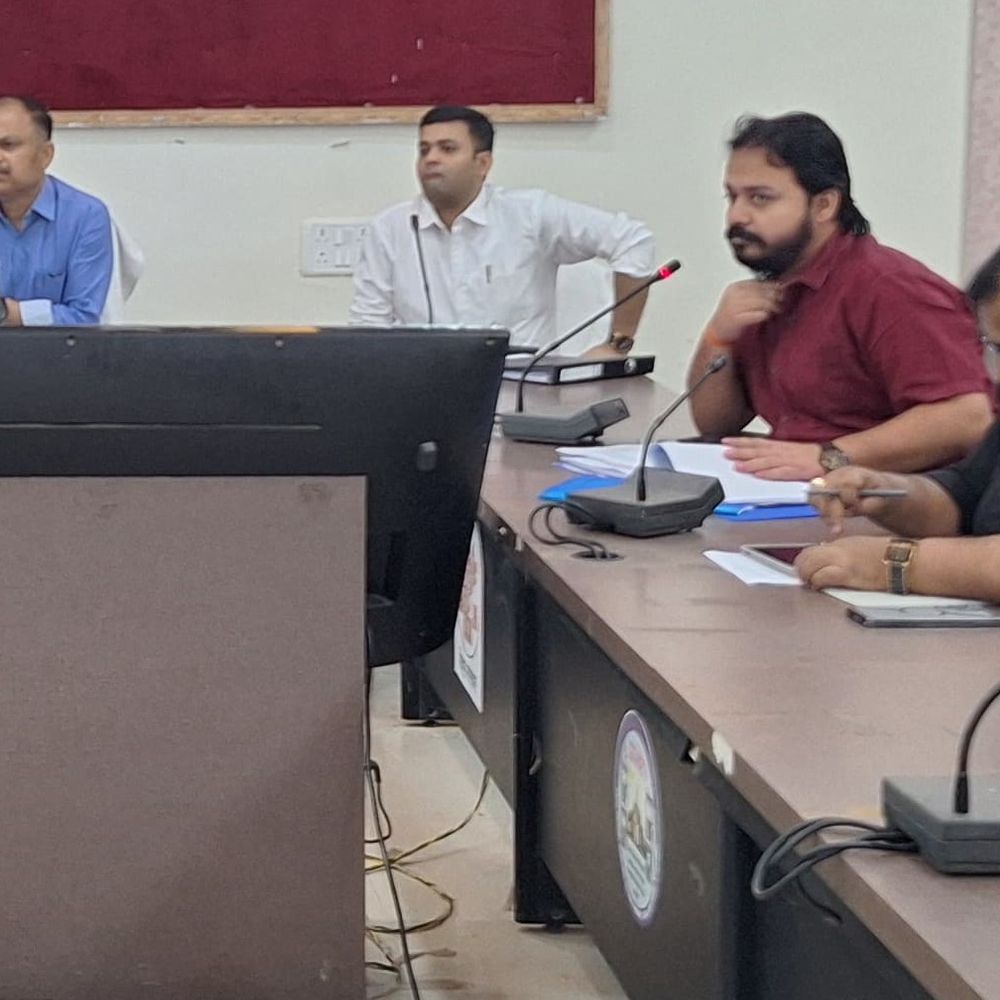 सहरसा में आधारभूत योजनाओं की रिव्यु:DM ने निर्माण कार्यों में तेजी लाने के दिए निर्देश