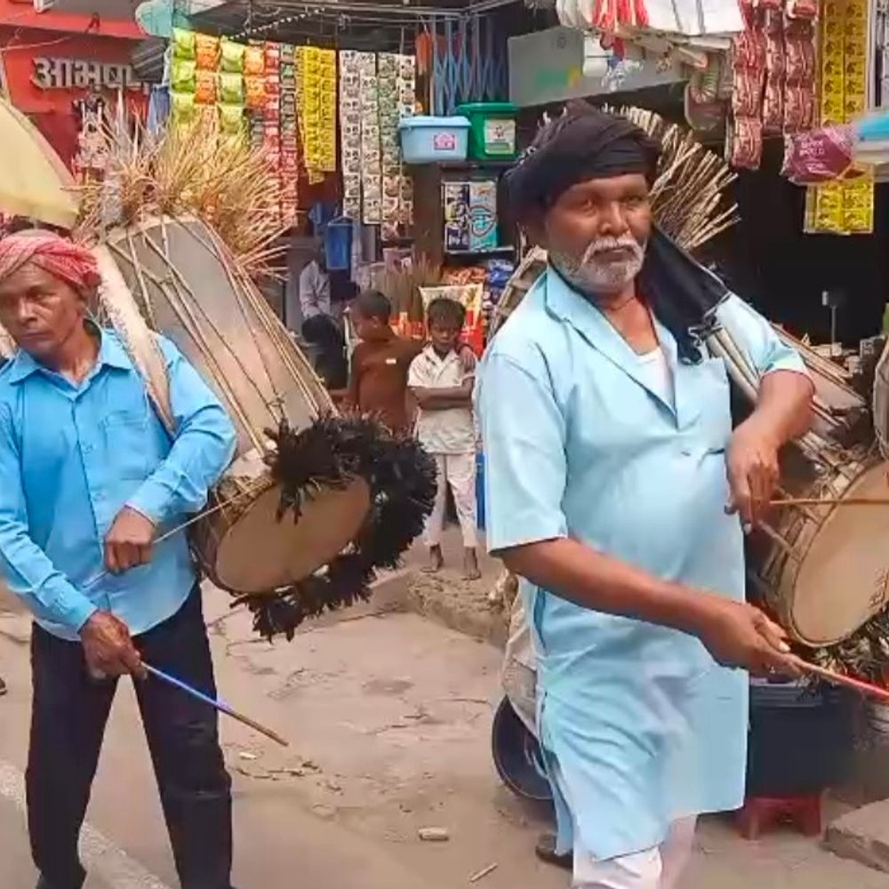 शेखपुरा में मां मथुरासनी महोत्सव शुरू:मुख्य बाजार से निकली शोभायात्रा, उमड़ी श्रद्धालुओं की भीड़