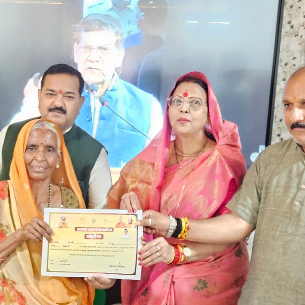 हरदोई में 1893 PM आवास लाभार्थियों को पहली किस्त:खातों में 18.93 करोड़ रुपये की धनराशि भेजी गई