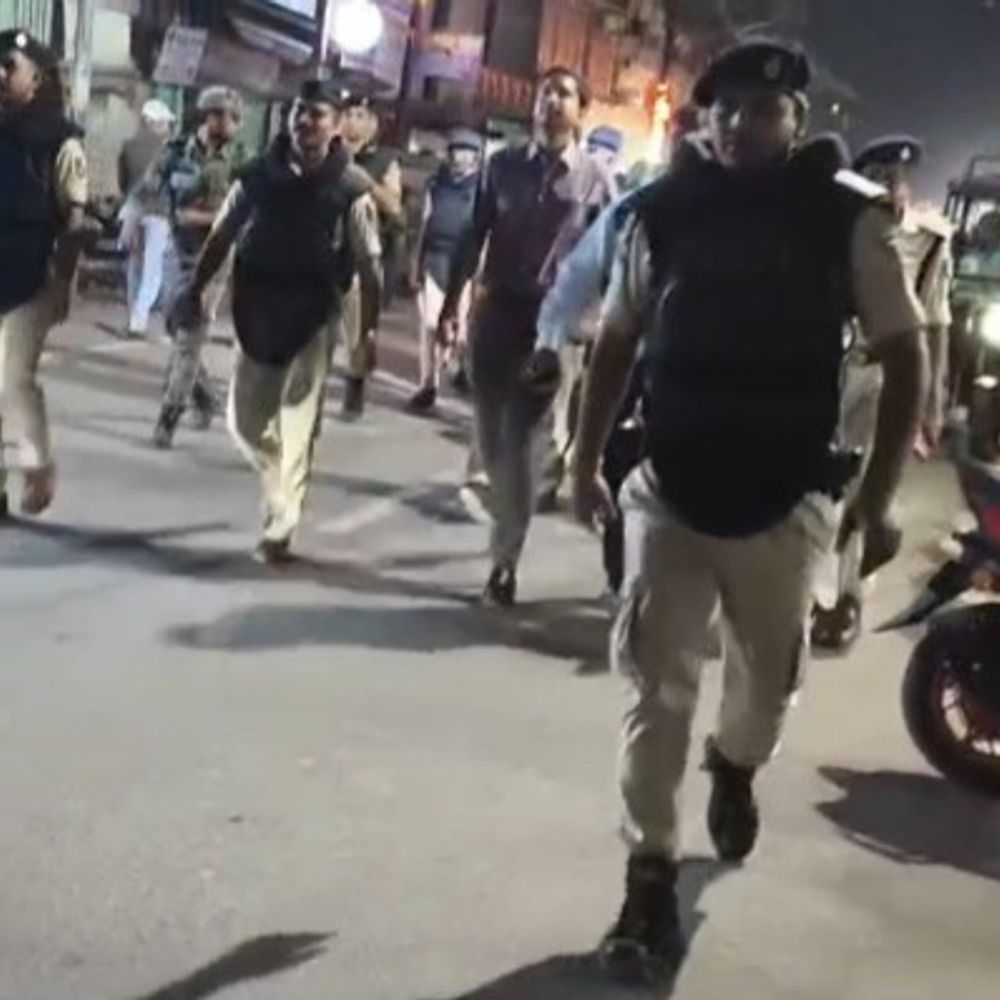 गया में रामनवमी को लेकर फ्लैग मार्च:प्रशासन ने सुरक्षा का जायजा लिया, संवेदनशील मार्गों का किया निरीक्षण