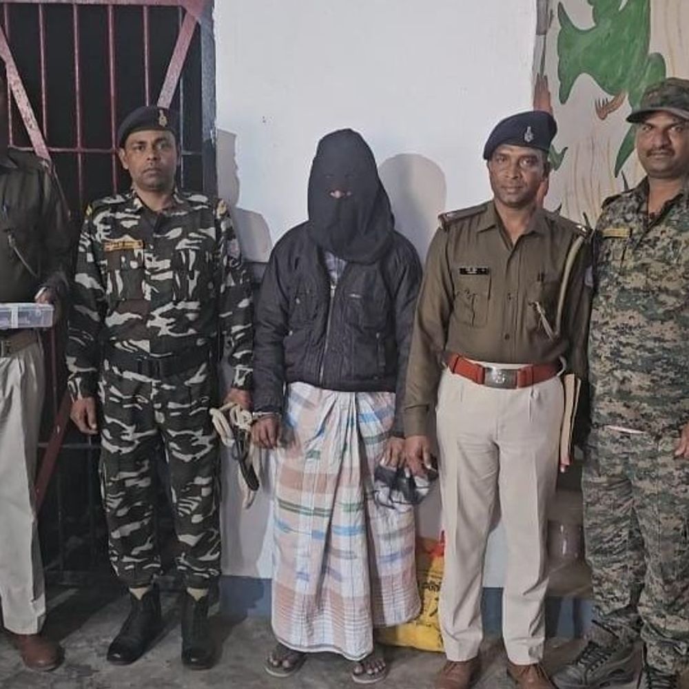 पाकुड़ पुलिस ने 466 प्रतिबंधित लॉटरी टिकट जब्त किए:विक्रेता सैजुल शेख गिरफ्तार, न्यायिक हिरासत में भेजा गया