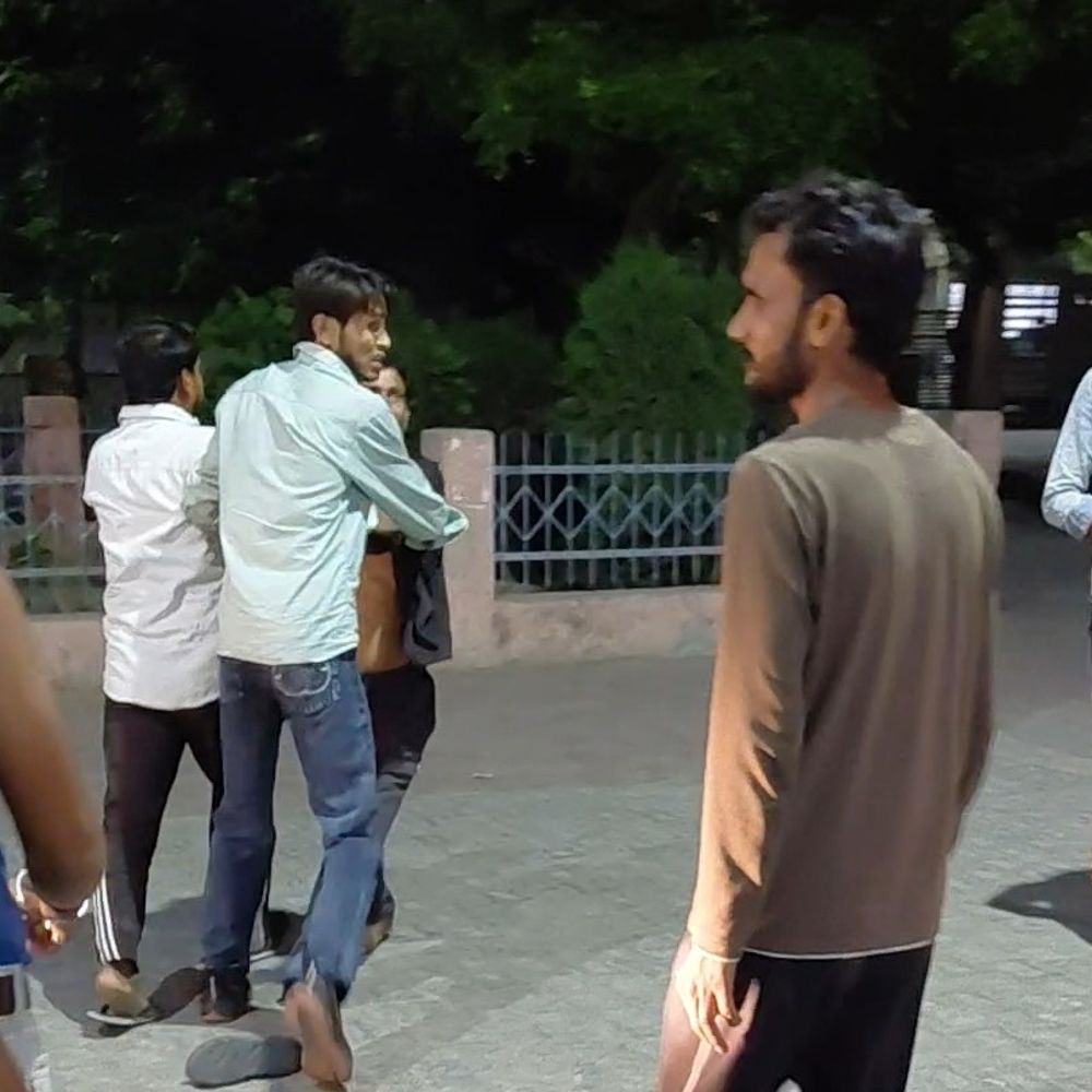 लोहिया अस्पताल में नशे में मरीज ने की अभद्रता:एआरवी वैक्सीन लगवाने आया था, स्टाफ से गाली-गलौज की