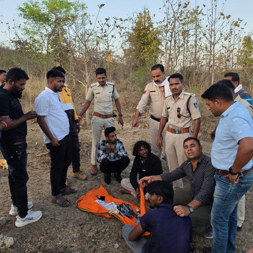 बैतूल में 6 जुआरी गिरफ्तार, 11,510 रुपए जब्त:ईंट भट्ठे के पास पुलिस ने दबिश देकर की कार्रवाई