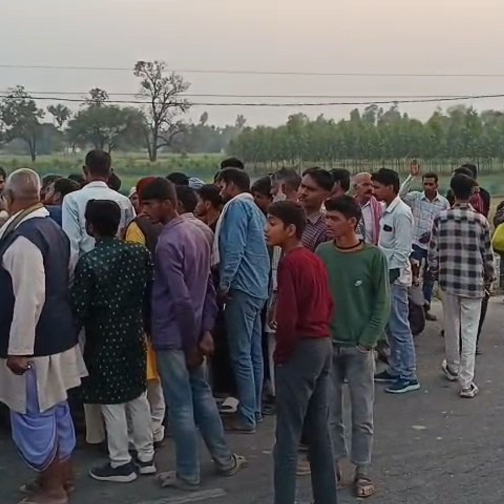 गोंडा में सड़क हादसे में किसान की मौत:तेज रफ्तार कार सवार ने टक्कर मारी, होली में मिलकर पैदल जा रहे थे घर