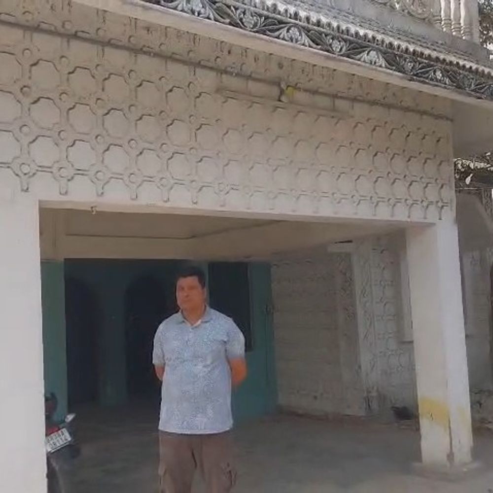 खाड़ी देशों में बढ़ते तनाव से अररिया में दहशत:दुबई-सऊदी में रह रहे प्रवासी बोले- कल तक बमबारी की आवाजें आती थीं, आज स्थिति थोड़ी सामान्य