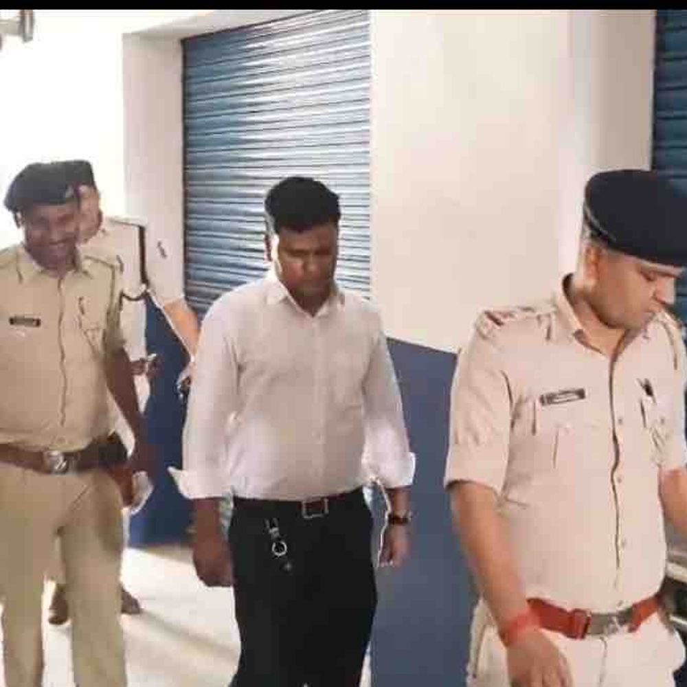 मोतिहारी के चकिया में अवैध सिटी हॉस्पिटल सील:डॉक्टर सहित 4 हिरासत में, लापरवाहियों का खुलासा