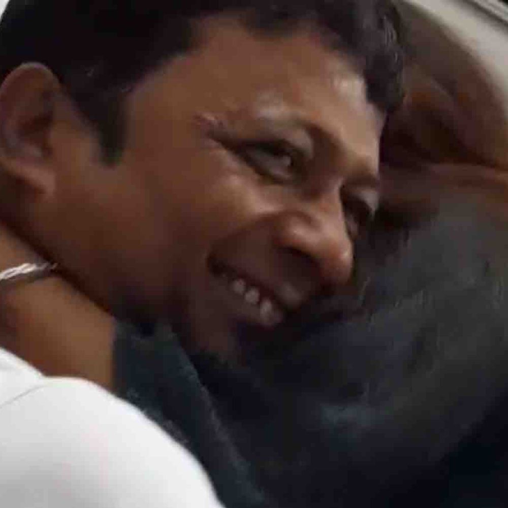 डांसर का प्राइवेट पार्ट छूते ब्लॉक प्रमुख का VIDEO:मोतिहारी में बंद कमरे में म्यूजिक पर अश्लील डांस, लोग बोले- अधिकारी पर कार्रवाई होनी चाहिए