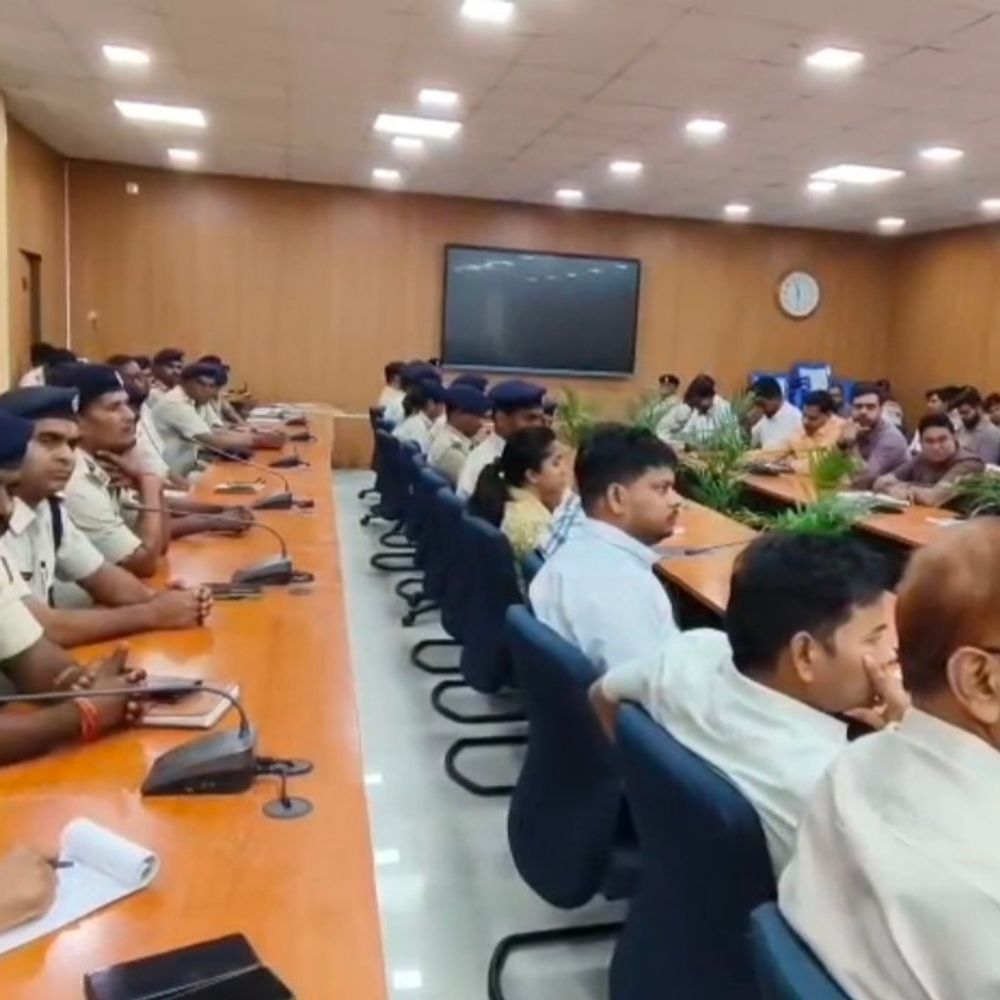 शेखपुरा में रामनवमी पर ड्रोन से जुलूस की निगरानी:डीएम बोले-सोशल मीडिया पर रहे नजर, आपत्तिजनक-भ्रामक पोस्ट करने वालों पर कार्रवाई