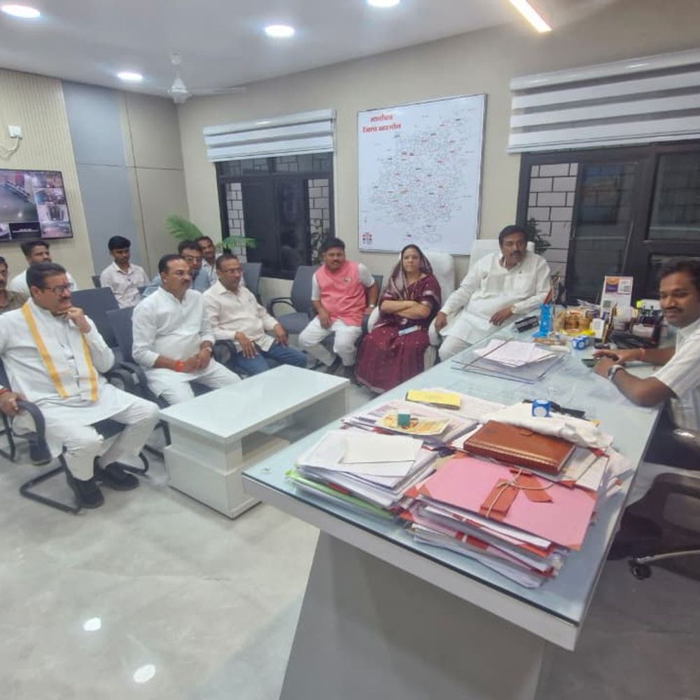 भाजपा प्रतिनिधियों ने मोनालिसा की सुरक्षा पर जताई चिंता:नाबालिग होने का आरोप लगाकर पासपोर्ट रद्द और जांच की मांग उठाई, एसपी से मिले