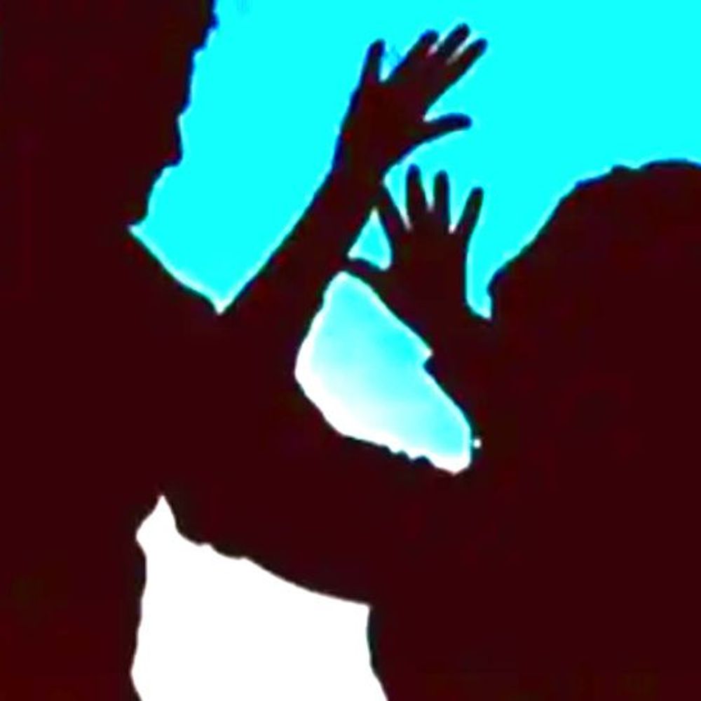 रास्ता रोक महिला से छेड़छाड़-पति, बेटे और दामाद पर हमला:आगरा के उखर्रा पुलिया का मामला, पुलिस ने 3 लोगों के खिलाफ दर्ज किया केस