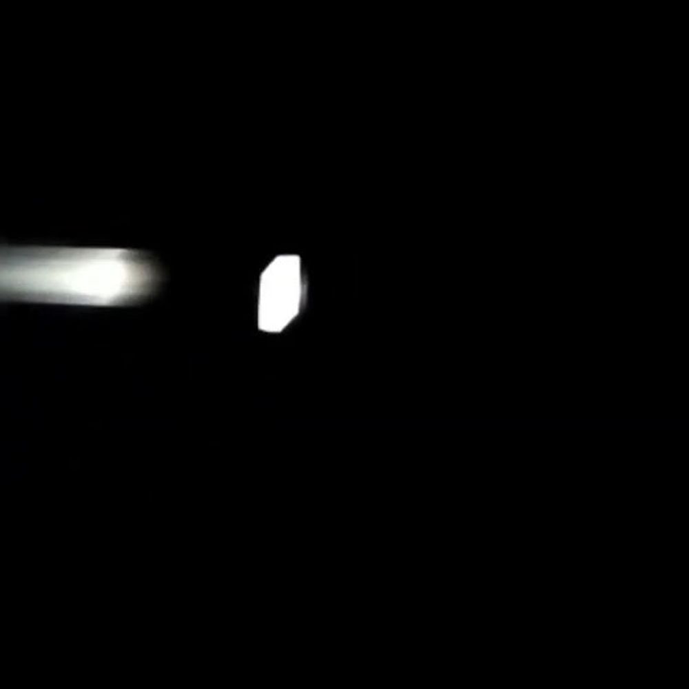 ग्रेटर नोएडा में महिला-बच्चा 40 मिनट लिफ्ट में फंसे:अलार्म बजाने पर भी नहीं मिली मदद, सोसायटी में लापरवाही